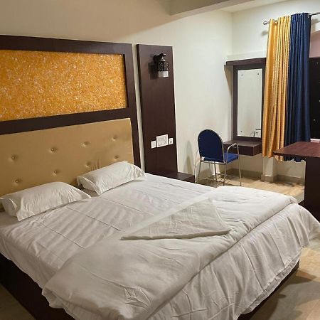 Bassac Residency Hotel Changanācheri Eksteriør billede